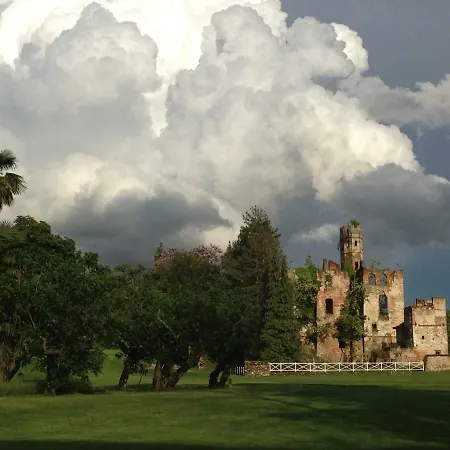 Tenuta Castello Golf Club 펜션 *