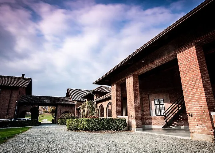 Tenuta Castello Golf Club 펜션 *
